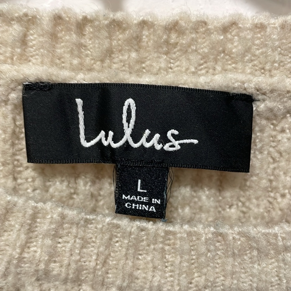 Lulu’s sweater - Picture 4 of 7